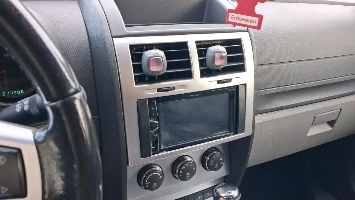 Gebraucht Dodge Nitro 177 PS (130 kW) 2008 Schwarz SUV