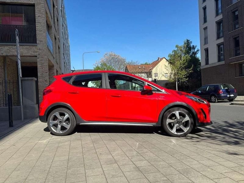 Gebraucht Ford Fiesta S 101 PS (74 kW) 2019 Rot Limousine