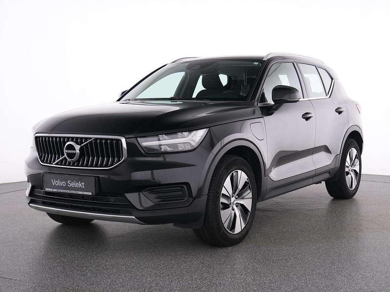 Grau Gebraucht 2021 Volvo XC40 Inscription SUV | 29.990 € (Guter Preis) - Bild 1/2