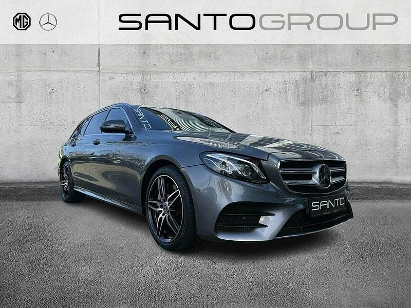 Grau Gebraucht 2020 Mercedes E450 AMG line Kombi | 39.890 € (Fairer Preis) - Bild 1/4