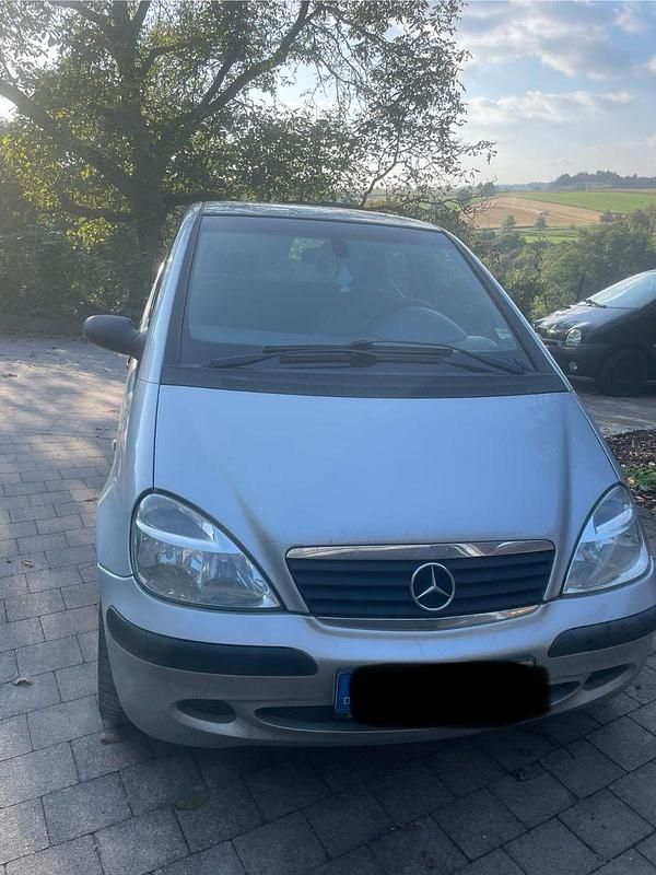 Silber Gebraucht 2002 Mercedes A140 Avantgarde Kleinwagen | 2.350 € (Etwas zu teuer) - Bild 1/4