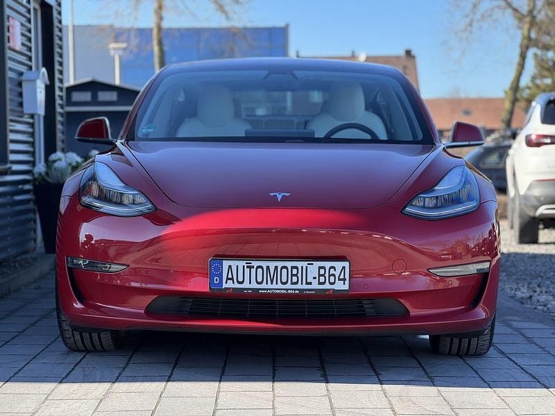 Gebraucht Tesla Model 3 258 kW (351 PS) 2019 Rot Limousine