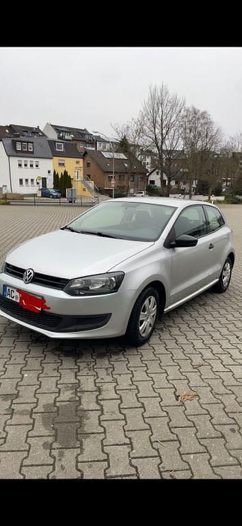 Silber Gebraucht 2011 VW Polo Limousine | 3.300 € (Guter Preis) - Bild 1/4