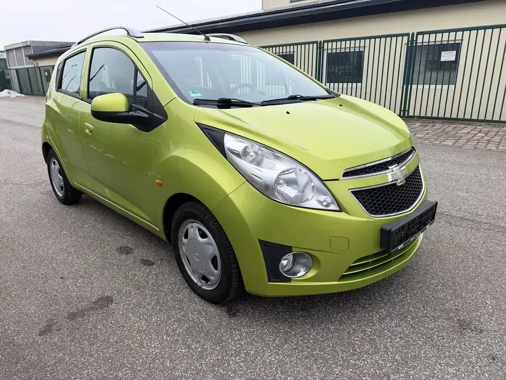 Używany Chevrolet Spark LS 82 KM (60 kW) 2011 Zielony Hatchback