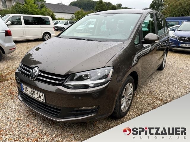 Gebraucht VW Sharan Trendline 150 PS (110 kW) 2017 Braun Van / Kleinbus