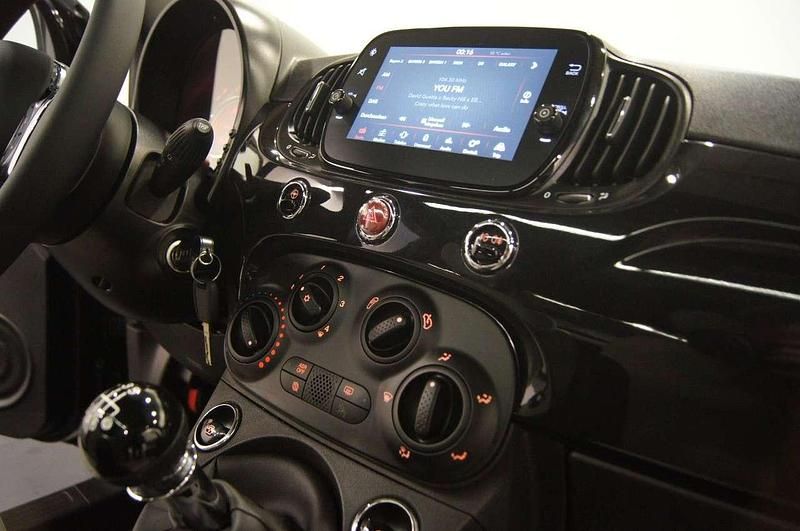 Gebraucht Fiat 500 Dolcevita 69 PS (50 kW) 2022 Schwarz Kleinwagen