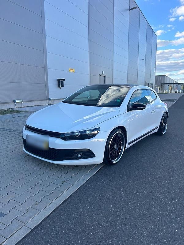 Weiß Gebraucht 2010 VW Scirocco Coupé | 3.990 € (Guter Preis) - Bild 1/4