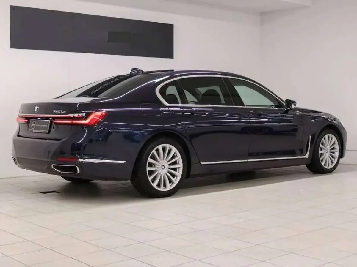 Gebraucht BMW 745e 286 PS (210 kW) 2020 Blau Limousine