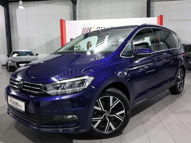 Gebraucht VW Touran Highline 150 PS (110 kW) 2023 Blau Van / Kleinbus