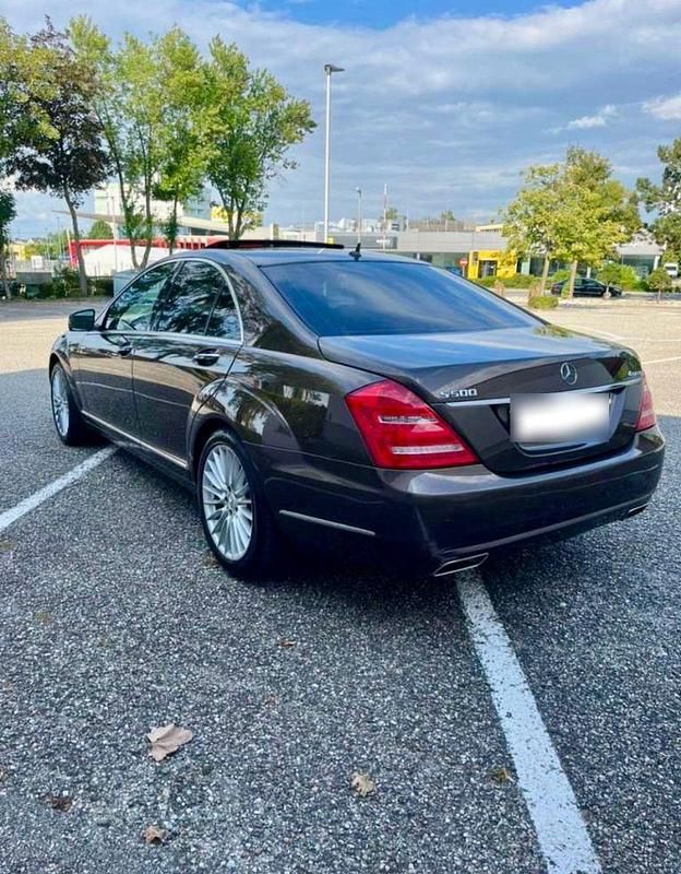 Gebraucht Mercedes S500 387 PS (284 kW) 2010 Braun Limousine