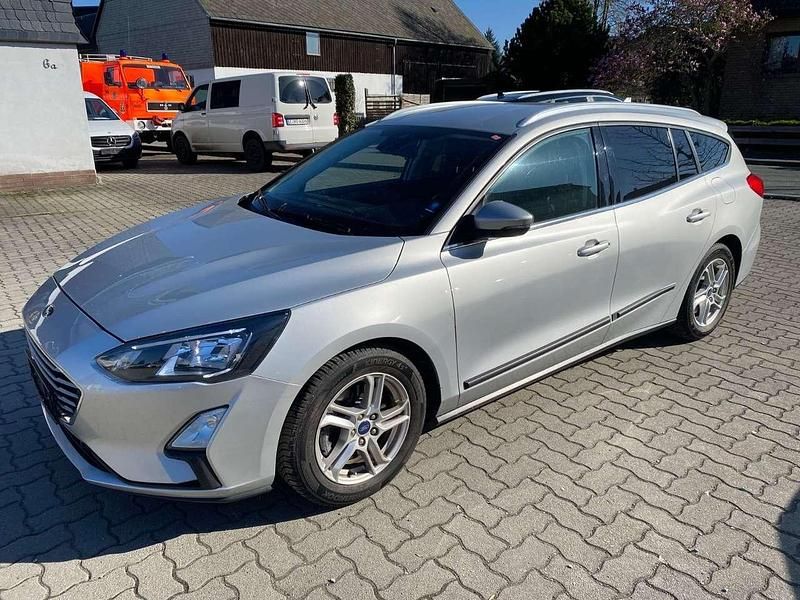 Gebraucht Ford Focus Cool & Connect 120 PS (88 kW) 2020 Silber Kombi