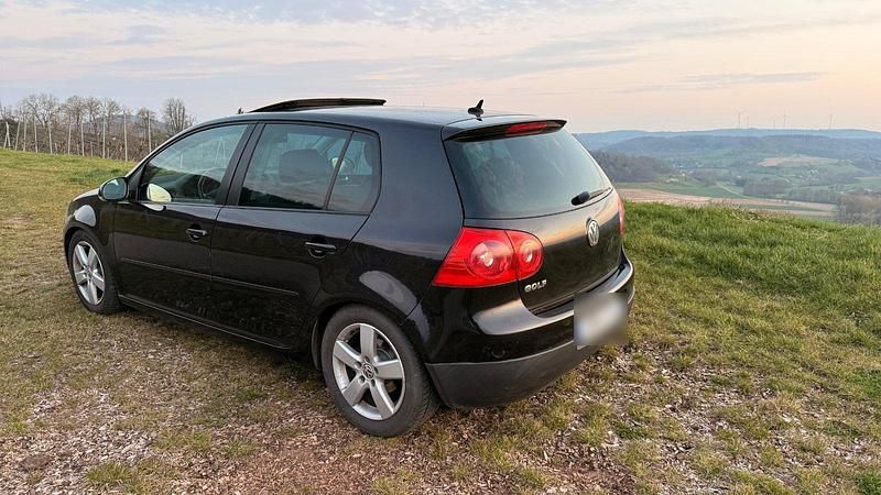 Gebraucht VW Golf V 102 PS (75 kW) 2005 Schwarz Kleinwagen