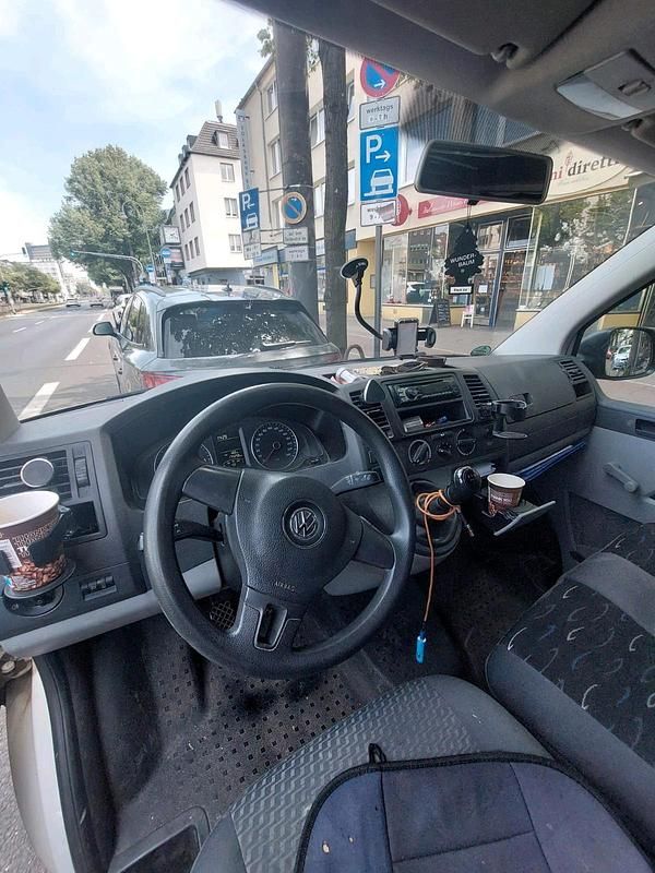 Weiß Gebraucht 2015 VW T5 Van | 8.999 € - Bild 1/4