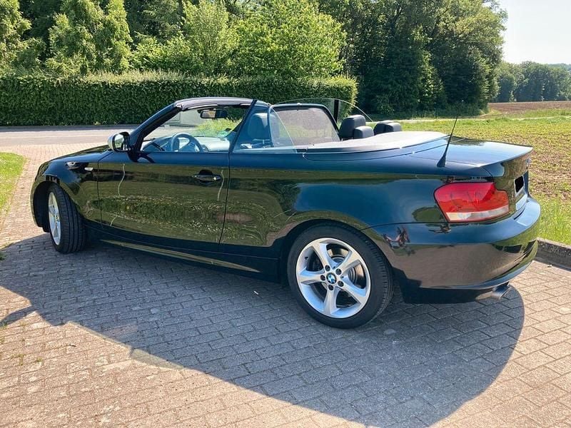 Gebraucht BMW 118 Cabriolet 143 PS (105 kW) 2013 Schwarz Cabrio