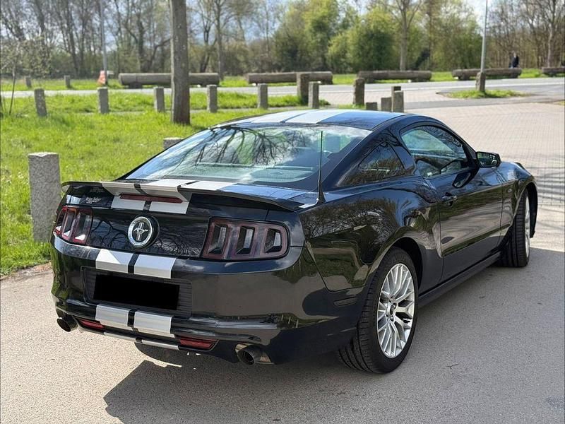 Gebraucht Ford Mustang Premium 309 PS (227 kW) 2014 Schwarz Coupé