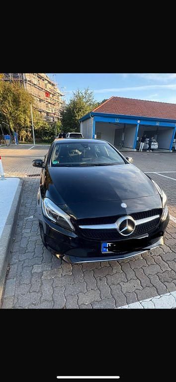 Schwarz Gebraucht 2016 Mercedes A180 Limousine | 14.000 € (Fairer Preis) - Bild 1/4