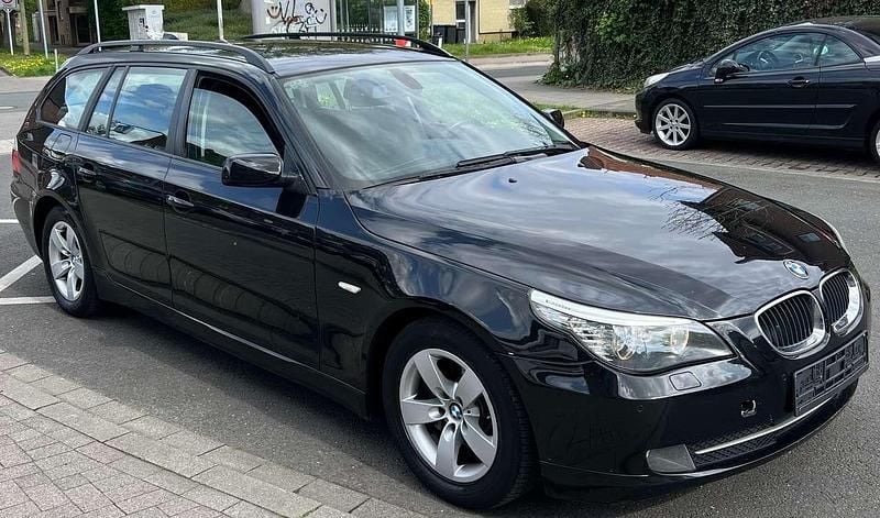 Second-hand BMW 520 177 CP (130 kW) 2008 Negru Break