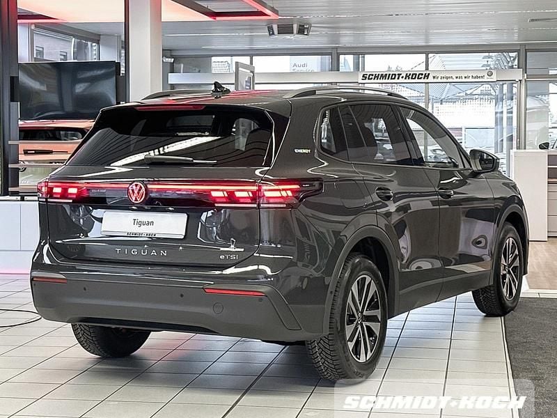 Neu VW Tiguan 2026 Uranograu (grau) SUV