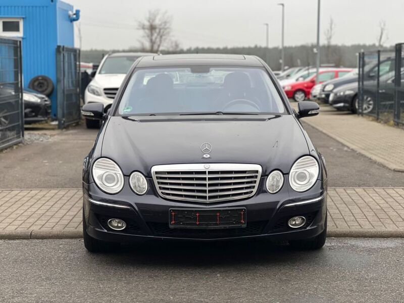 Blau Gebraucht 2008 Mercedes E230 Elegance Limousine | 9.990 € (Fairer Preis) - Bild 1/4
