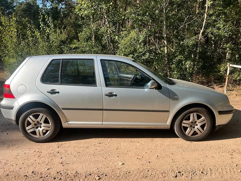 Gebraucht VW Golf IV 101 PS (74 kW) 2001 Silber Limousine