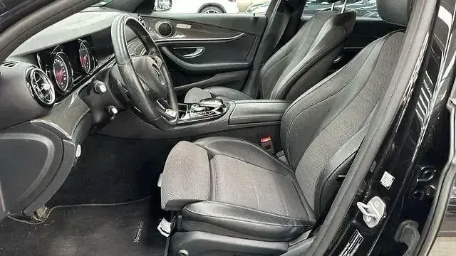 Gebraucht Mercedes E220 Avantgarde 194 PS (142 kW) 2017 Schwarz Limousine