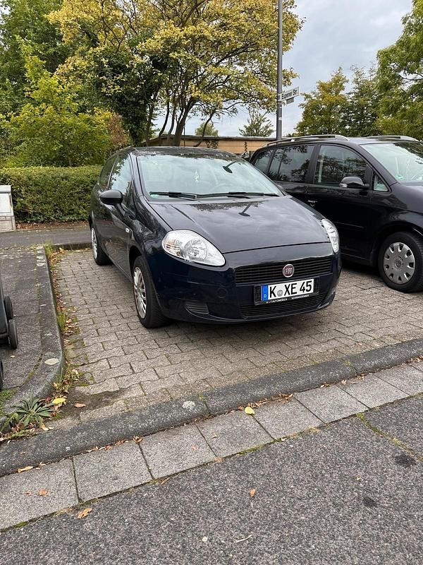 Blau Gebraucht 2009 Fiat Punto Kleinwagen | 900 € (Superpreis) - Bild 1/4