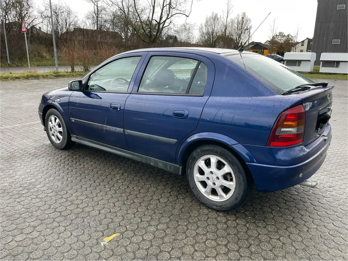 Gebraucht Opel Astra 103 PS (75 kW) 2004 Blau Limousine
