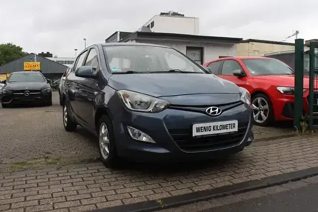 Gebraucht Hyundai i20 Edition 86 PS (63 kW) 2013 Andere Kleinwagen