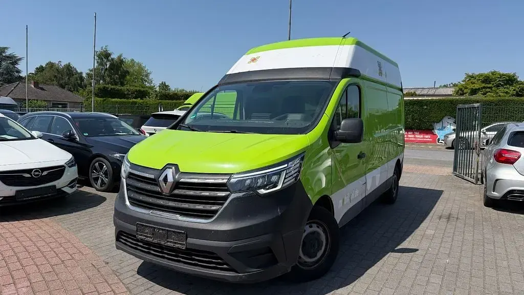 Gebraucht Renault Trafic Komfort 150 PS (110 kW) 2022 Grün Van / Kleinbus
