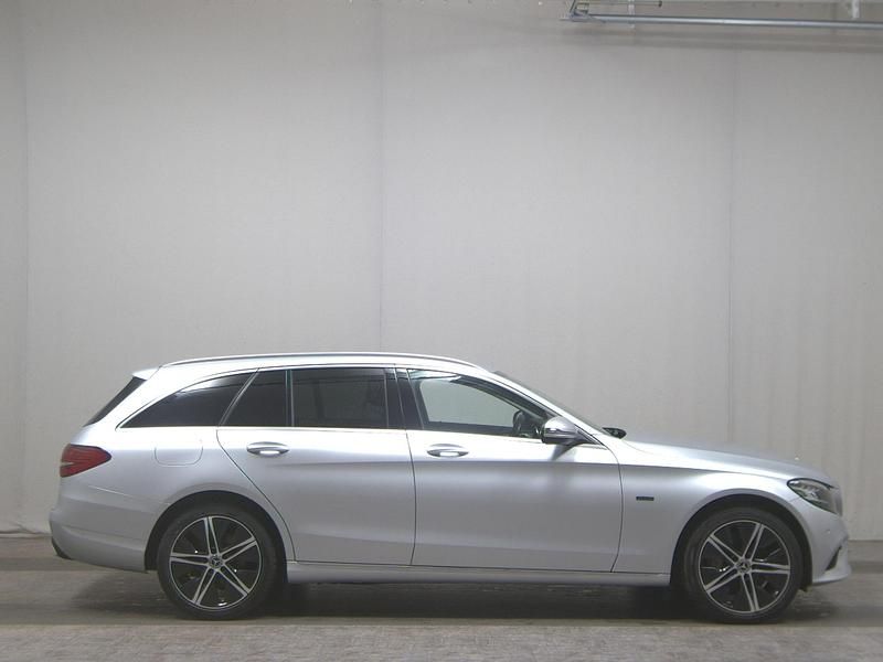 Grau Gebraucht 2021 Mercedes C300e Avantgarde Kombi | 23.480 € (Guter Preis) - Bild 1/4