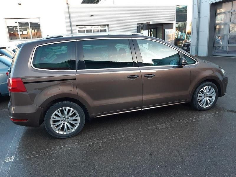 Gebraucht VW Sharan Highline 170 PS (125 kW) 2011 Braun Van / Kleinbus