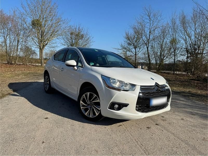 Gebraucht Citroën DS4 170 PS (125 kW) 2015 Weiß Kleinwagen