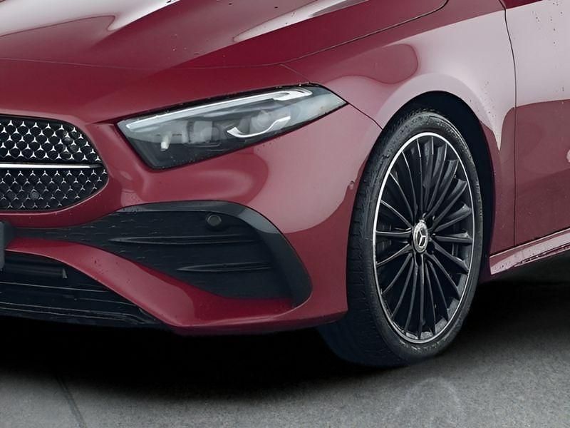 Gebraucht Mercedes A250 224 PS (164 kW) 2024 Rot Kleinwagen