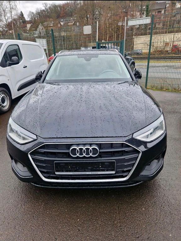 Gebraucht Audi A4 165 PS (121 kW) 2023 Schwarz Kombi