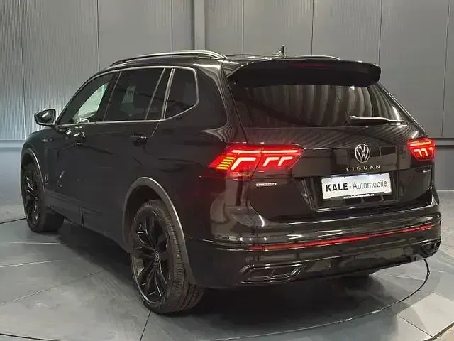 Gebraucht VW Tiguan Allspace Style 200 PS (147 kW) 2022 Deep black perleffekt SUV