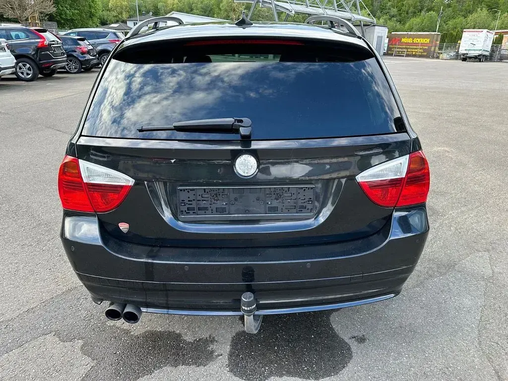 Gebraucht BMW 325 Advantage 218 PS (160 kW) 2007 Schwarz Kombi