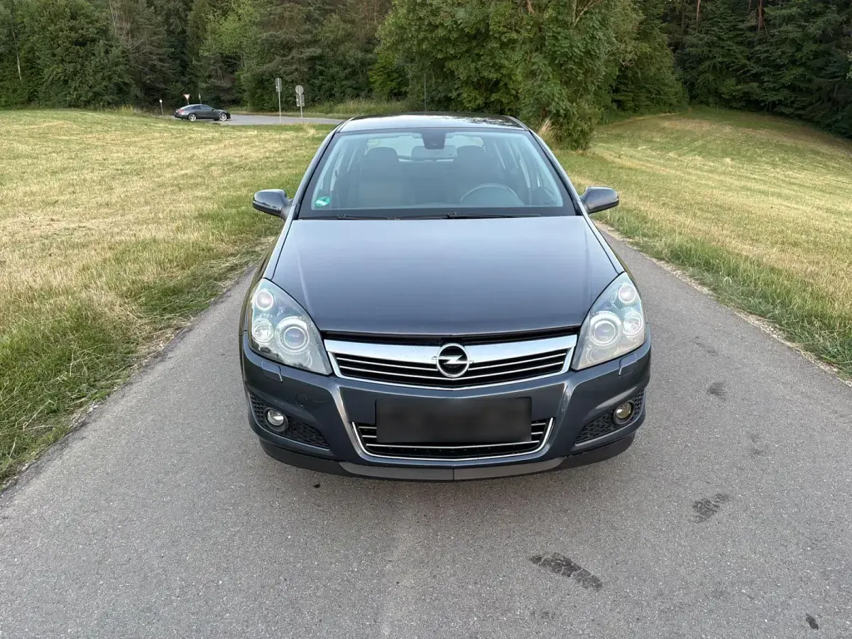 Gebraucht Opel Astra Innovation 116 PS (85 kW) 2008 Grau Limousine