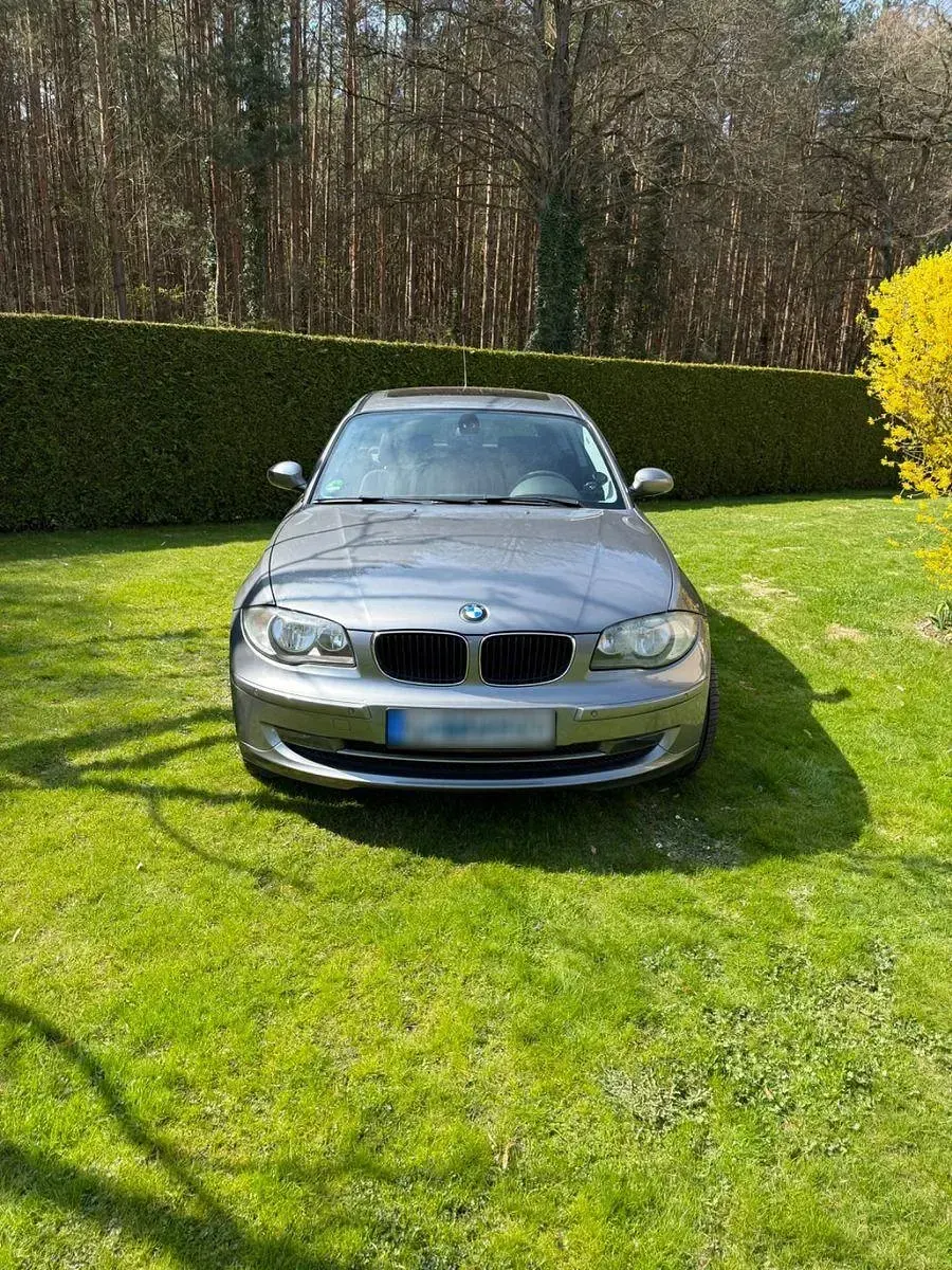 Gebraucht BMW 116 122 PS (89 kW) 2009 Grau Kleinwagen