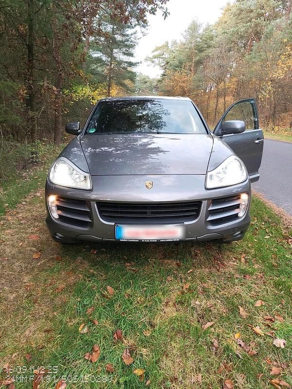 Grau Gebraucht 2007 Porsche Cayenne S SUV | 13.299 € - Bild 1/4