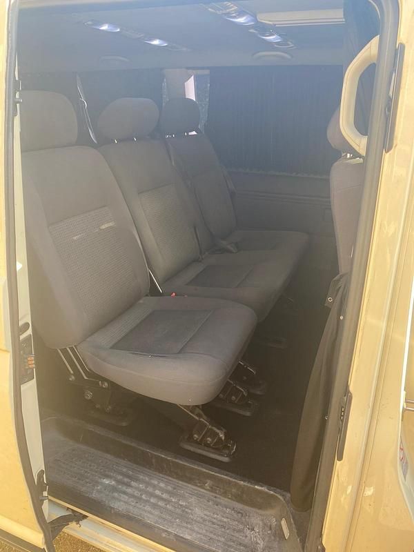 Gebraucht VW Caravelle 130 PS (95 kW) 2009 Beige Van / Kleinbus
