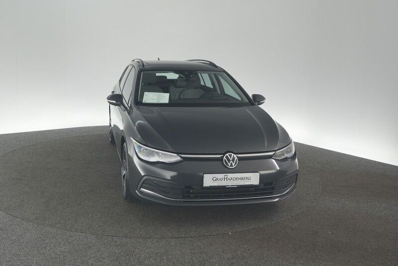 Gebraucht VW Golf VIII Style 190 PS (139 kW) 2022 Grau Kombi