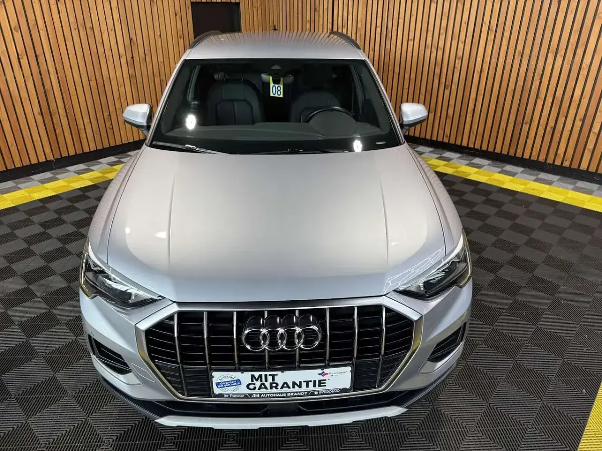 Gebraucht Audi Q3 150 PS (110 kW) 2023 Florettsilber SUV
