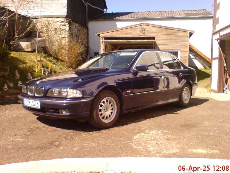 Blau Gebraucht 1998 BMW 520 Limousine | 1.650 € (Fairer Preis) - Bild 1/4
