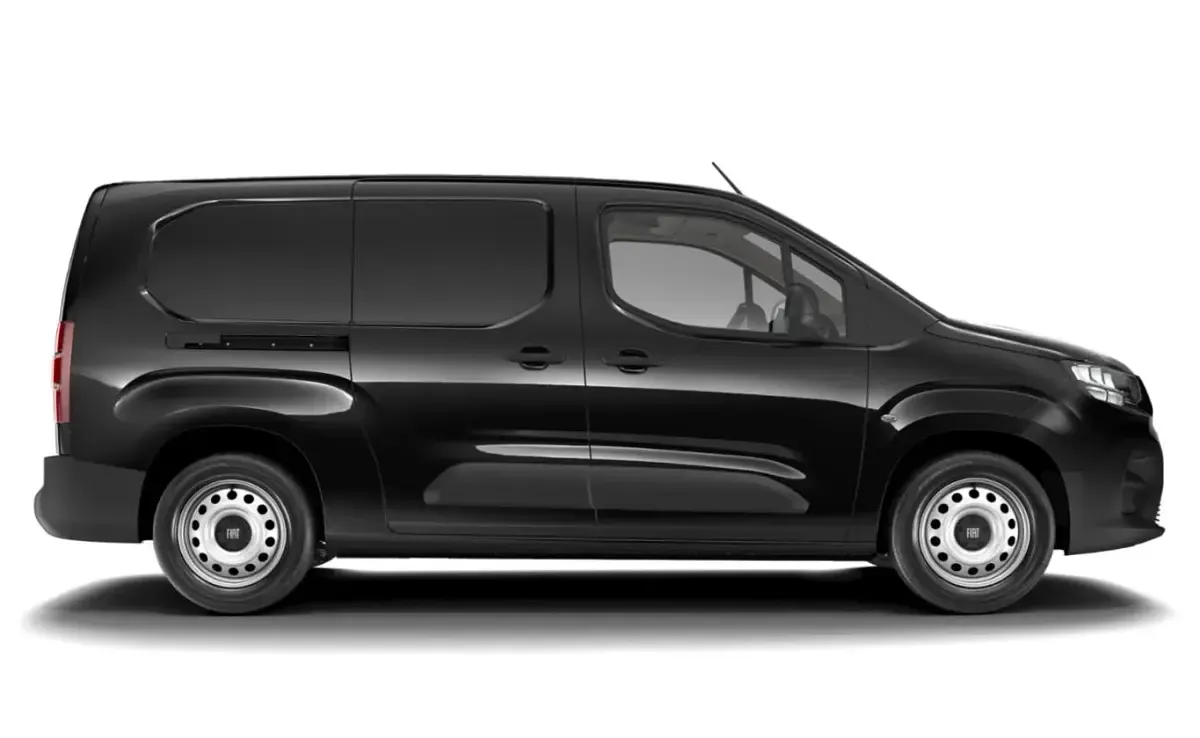 Neu Fiat Doblò 131 PS (96 kW) 2026 Cinema schwarz Van / Kleinbus