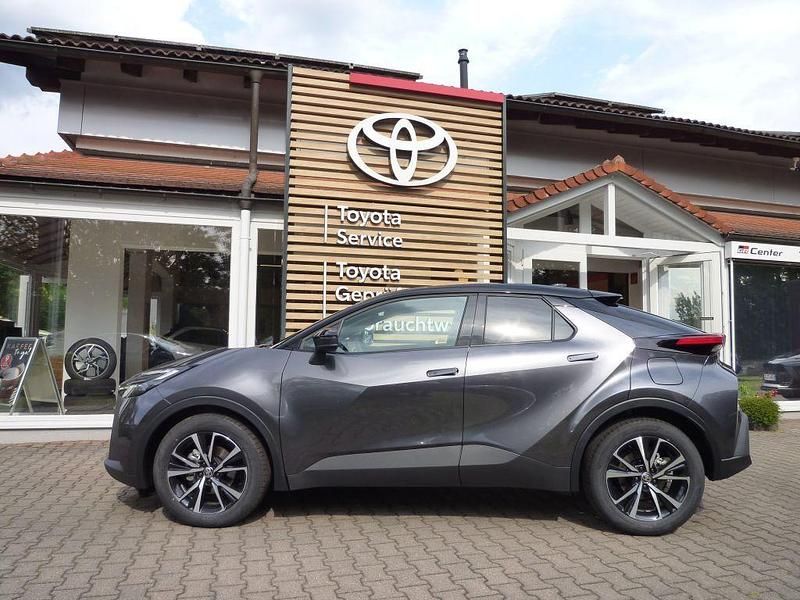 Neu Toyota C-HR 140 PS (102 kW) 2025 Grau SUV