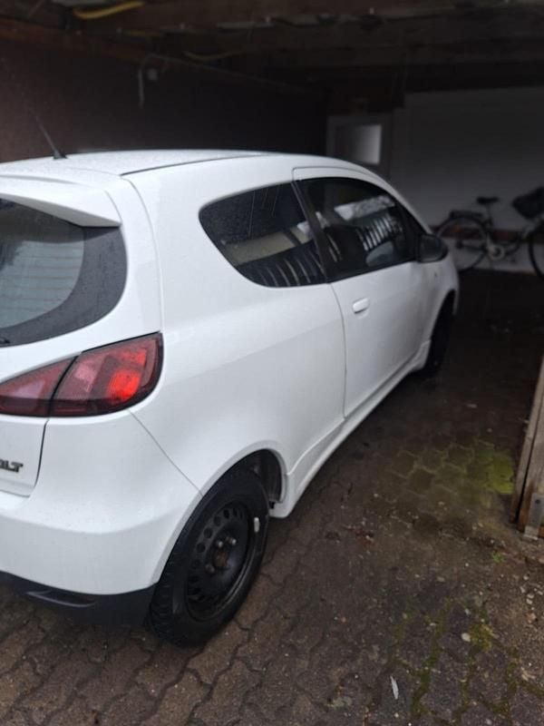 Gebraucht Mitsubishi Colt 75 PS (55 kW) 2012 Weiß Kleinwagen