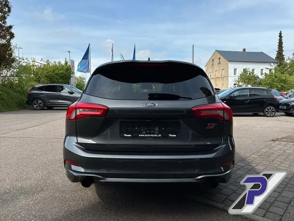 Używany Ford Focus ST 280 KM (205 kW) 2021 Szary Kombi
