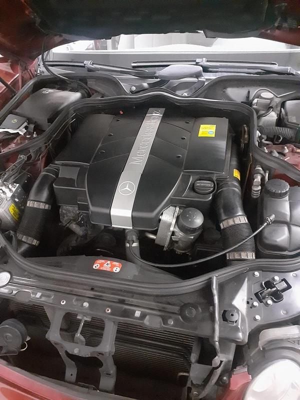 Rot Gebraucht 2003 Mercedes E240 Kombi | 2.500 € (Guter Preis) - Bild 1/4