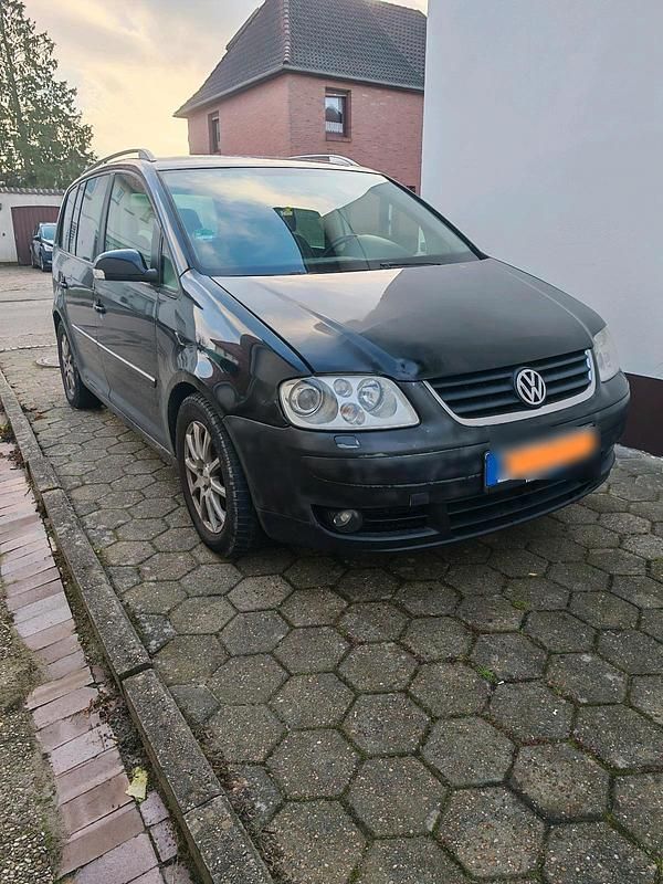 Schwarz Gebraucht 2005 VW Touran Van / Kleinbus | 2.350 € (Guter Preis) - Bild 1/4