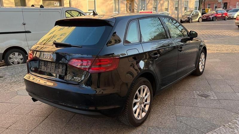 Gebraucht Audi A3 Ambiente 105 PS (77 kW) 2013 Schwarz Limousine